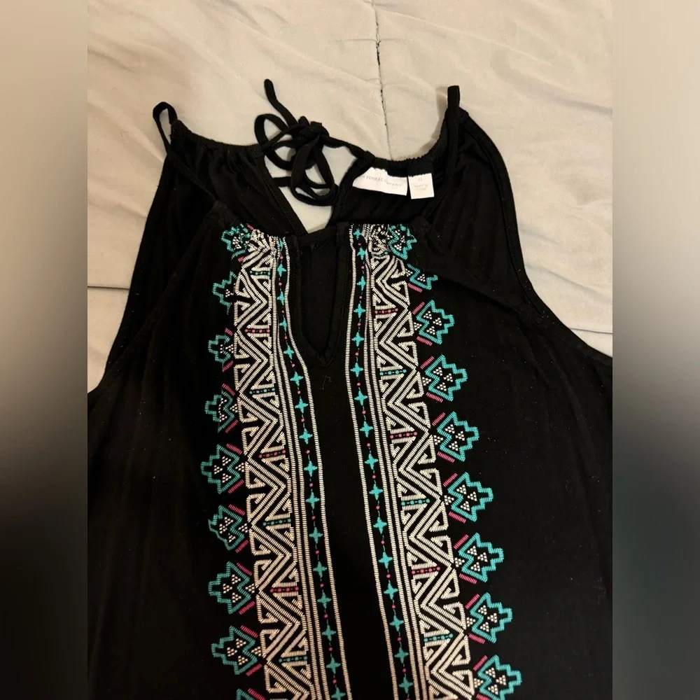 New York & Company Embroidered Black Top, Size XS - Picture 4 of 7